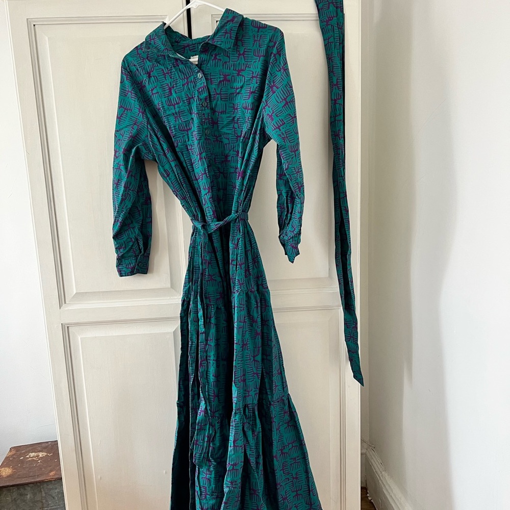 Anthropology flowy button down dress w/tie at waist. Comes w/wider belt option